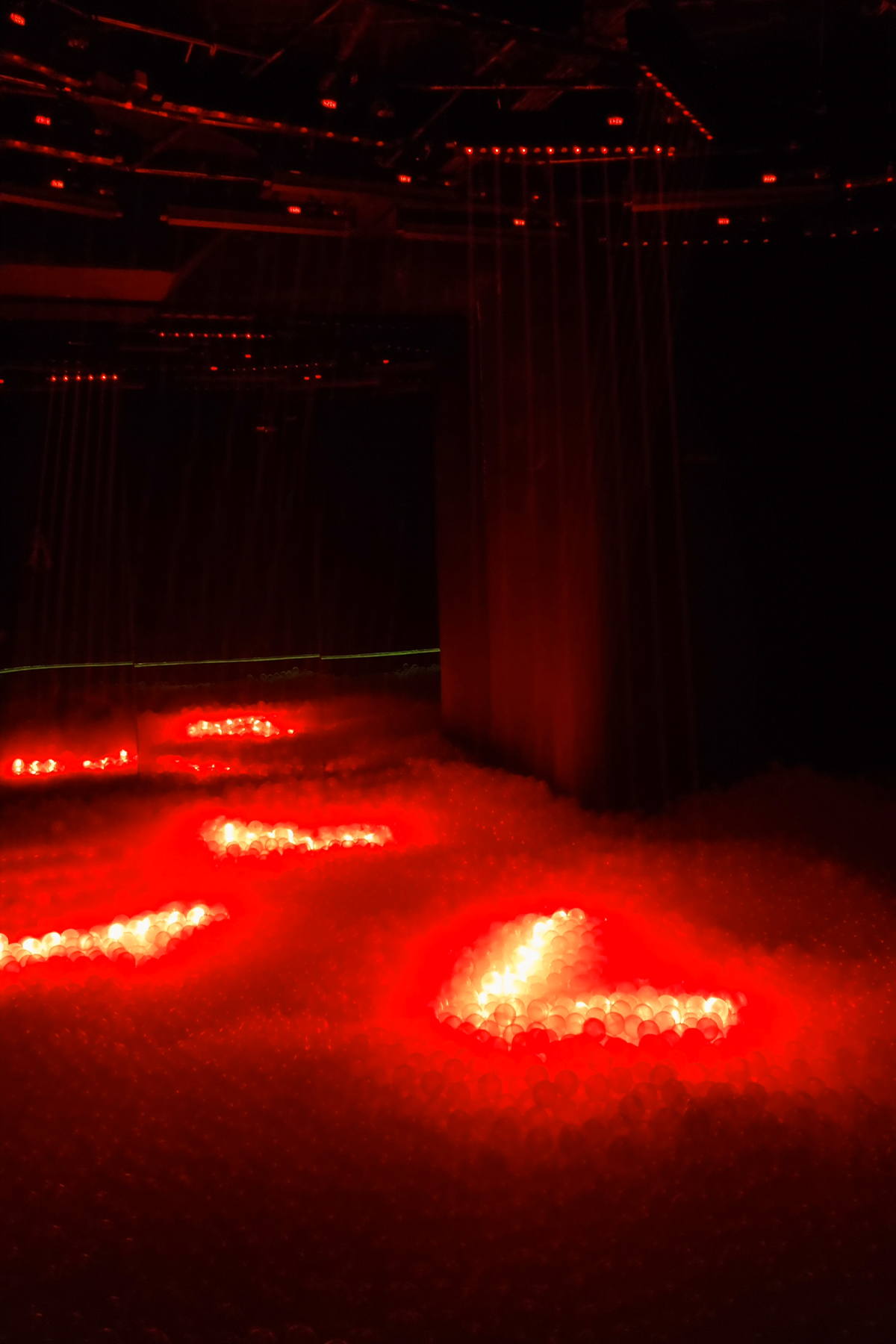 ballpit_02.jpg